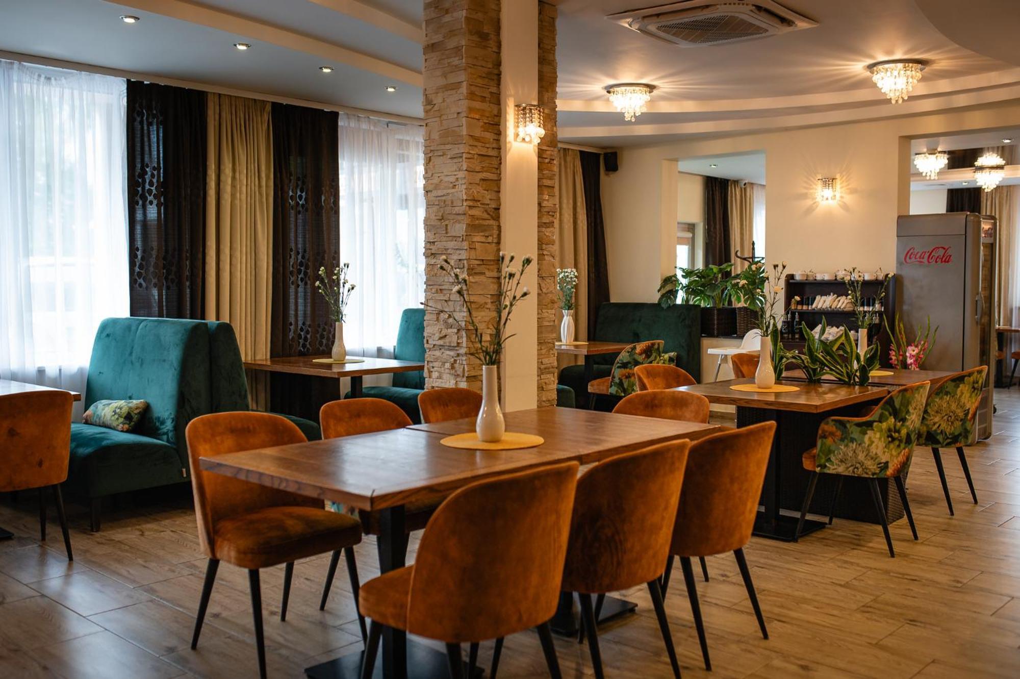 Hotel Alta Brzozów Extérieur photo