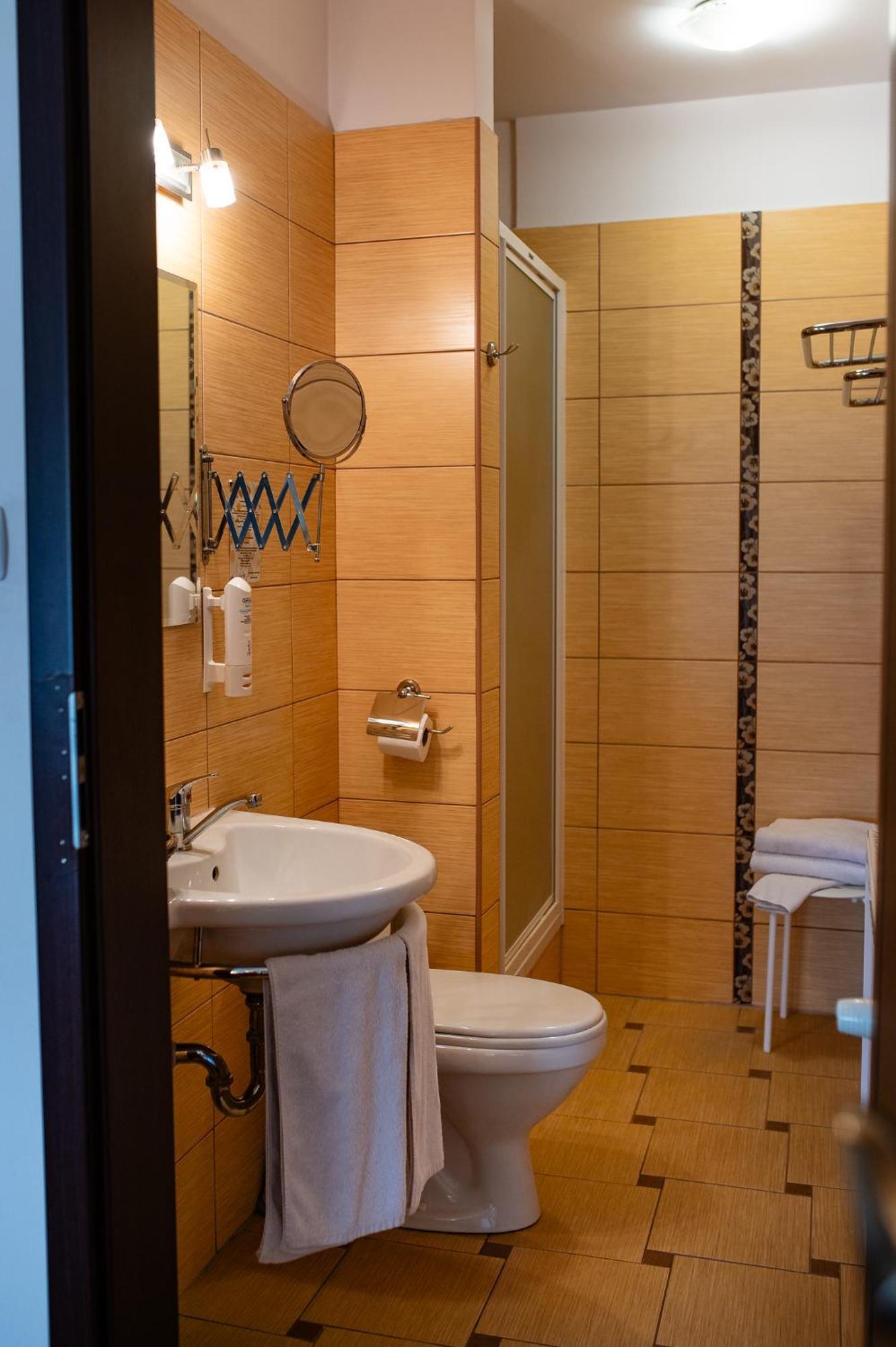 Hotel Alta Brzozów Extérieur photo