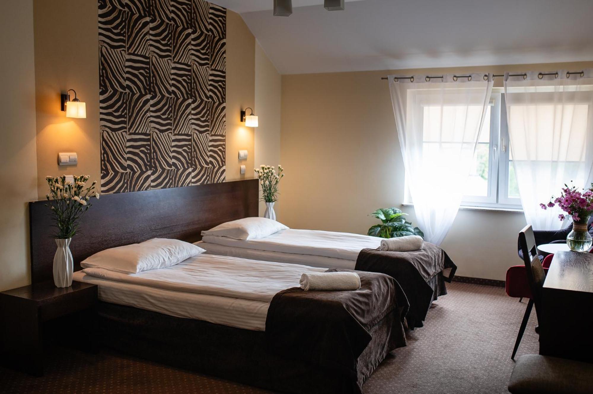 Hotel Alta Brzozów Extérieur photo